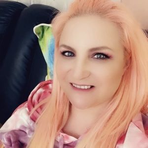 Meet your Posher, Justine